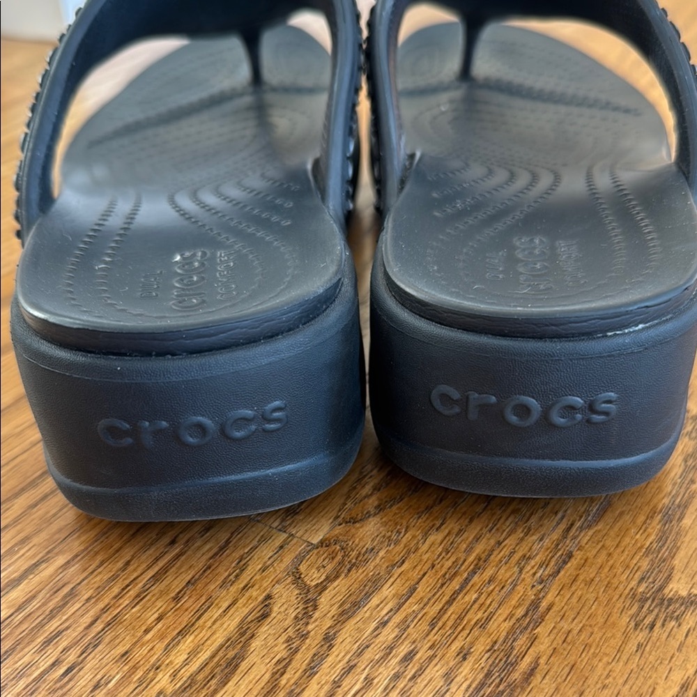Crocs Women's Black Sandals with beaded Embellishments - Picture 4 of 4